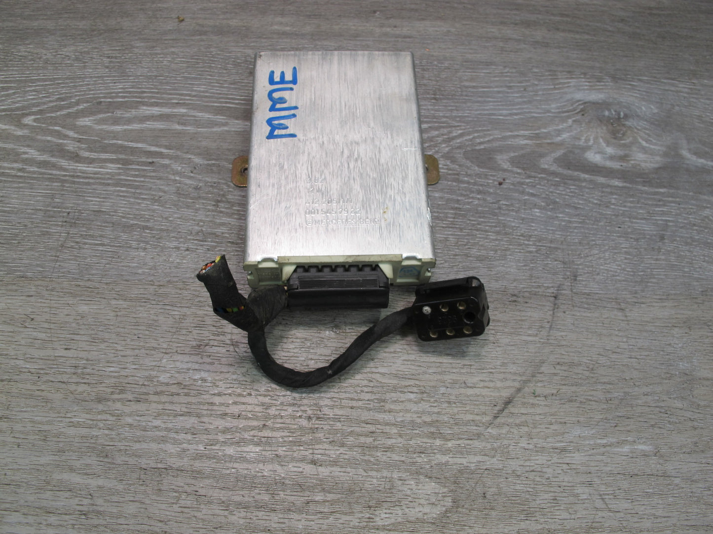 81-85 Mercedes W123 Cruise Control  Module 0015457932 OEM