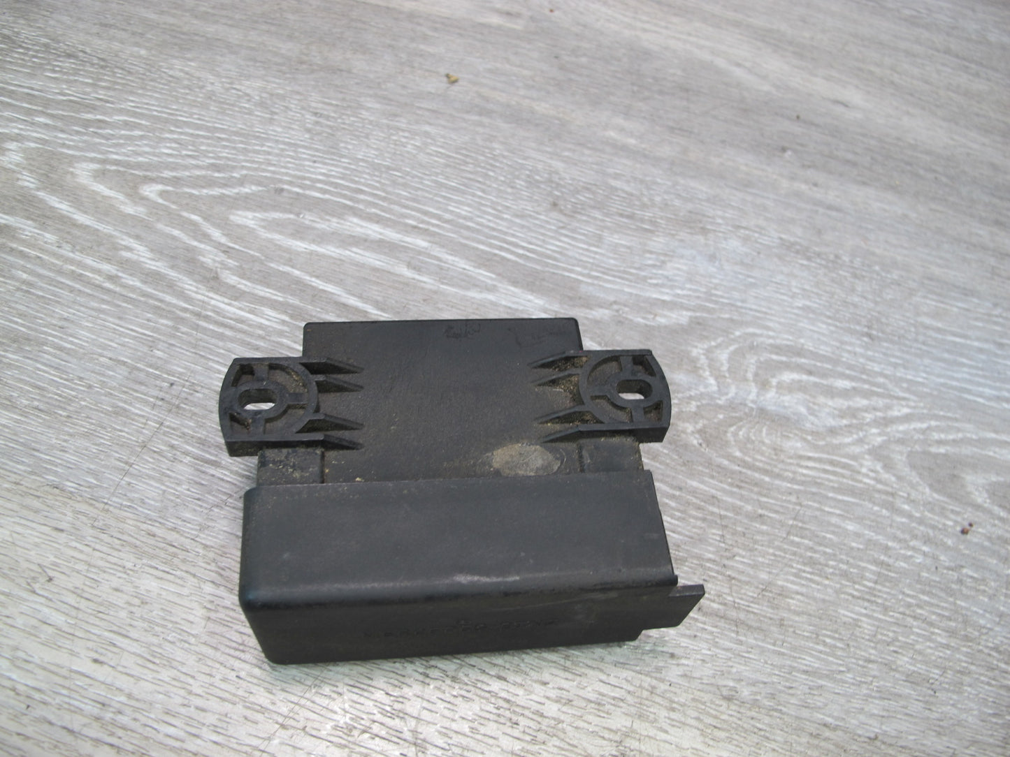 81-85 Mercedes W123 Diesel Glow Plug Relay 0025450632 OEM