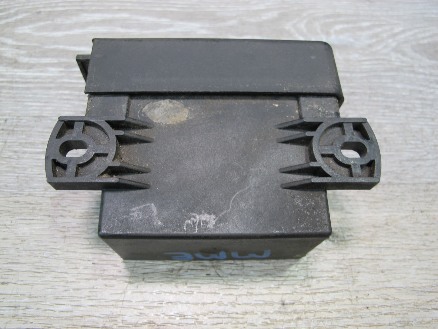 81-85 Mercedes W123 Diesel Glow Plug Relay 0025450632 OEM