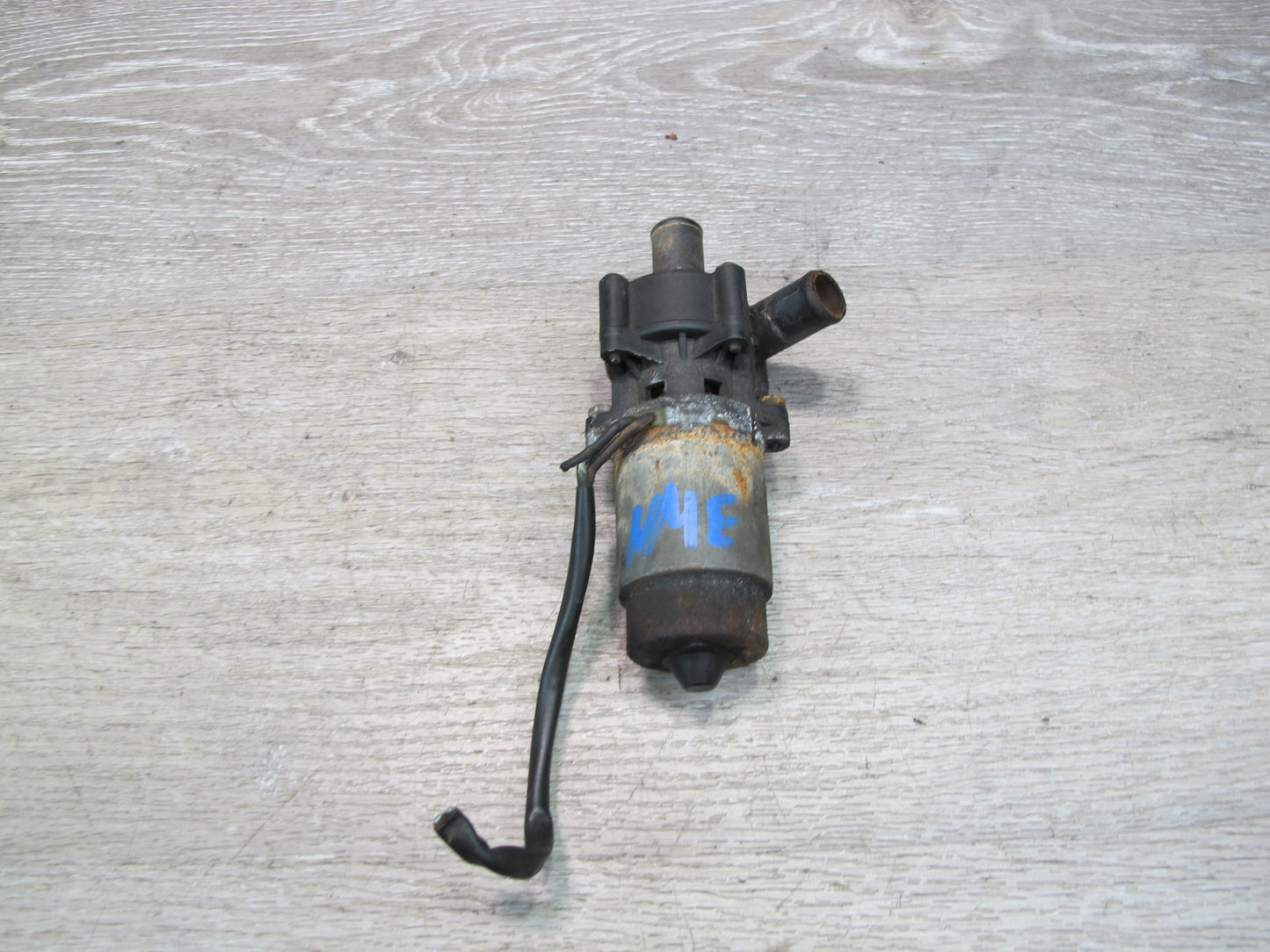 75-85 Mercedes W123 Auxiliary AUX Coolant Water Recirculation Pump OEM