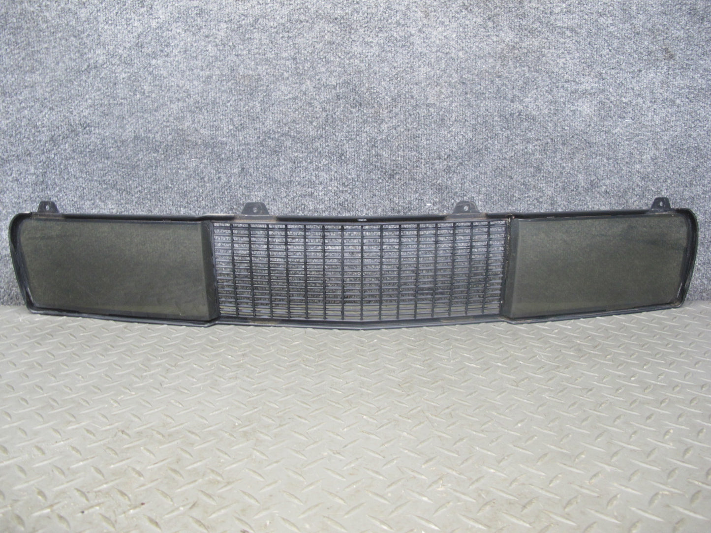 2004-2008 Cadillac XLR Front Bumper Center Lower Grille Trim Panel Assembly