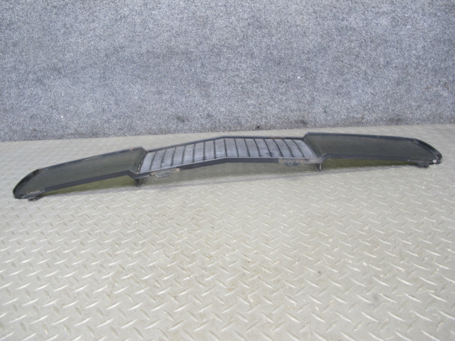 2004-2008 Cadillac XLR Front Bumper Center Lower Grille Trim Panel Assembly