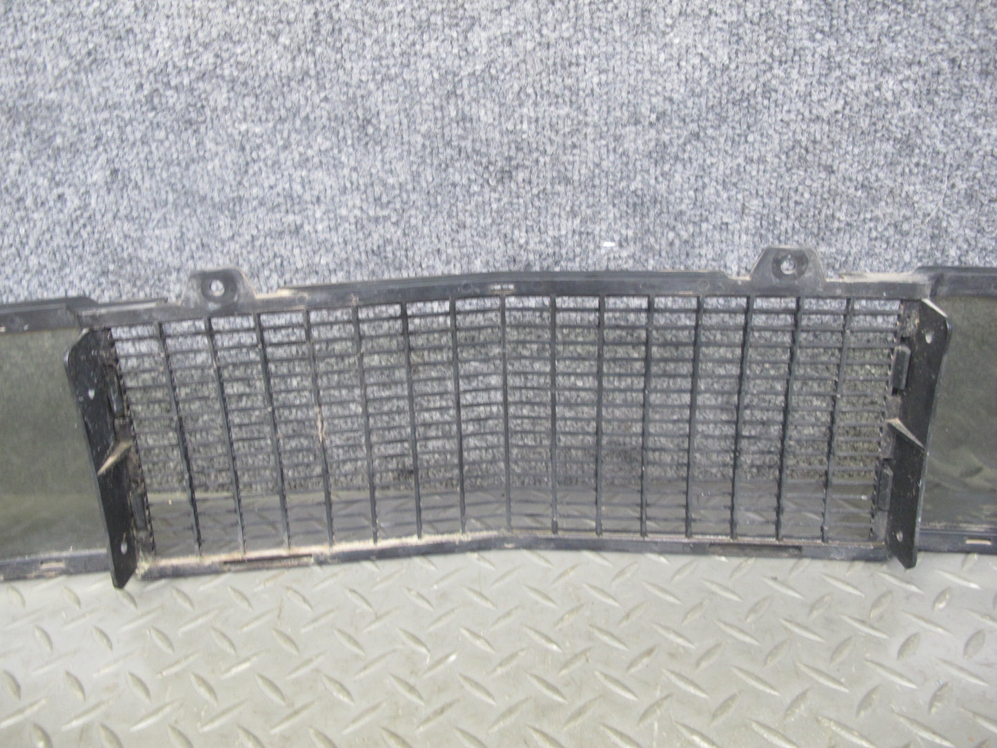 2004-2008 Cadillac XLR Front Bumper Center Lower Grille Trim Panel Assembly