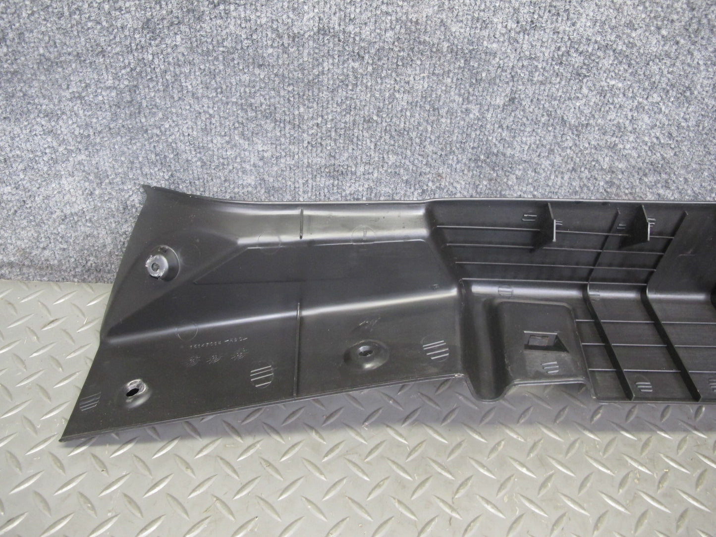 2004-2009 Cadillac XLR Rear Trunk Lid Lock Latch Trim Cover Panel 15147014