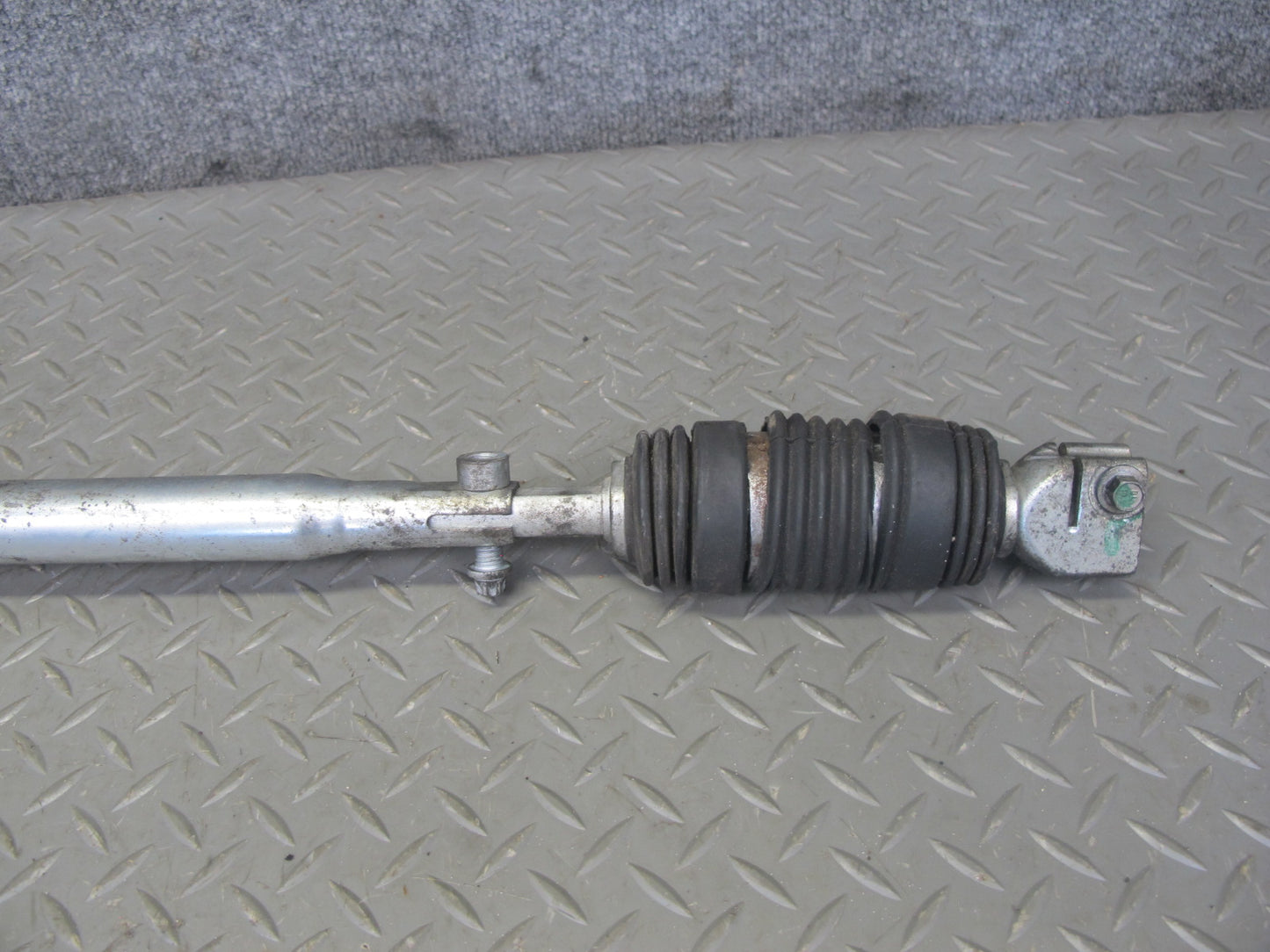 2013-2019 Land Range Rover L405 Steering Column U Joint Intermediate Shaft