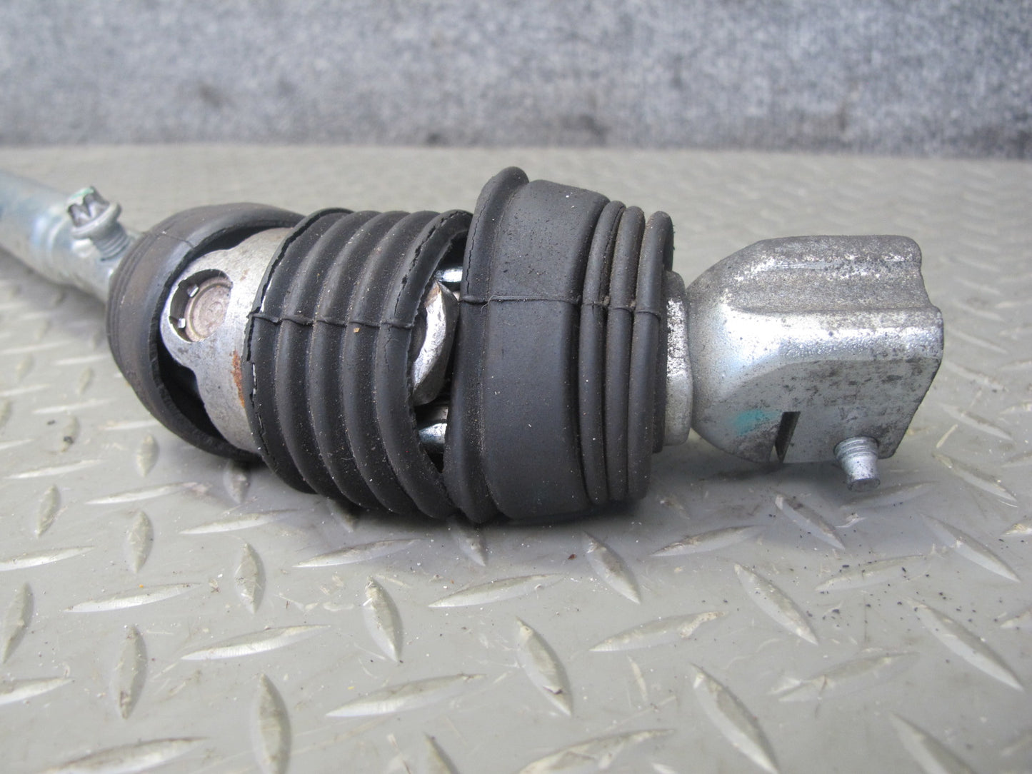 2013-2019 Land Range Rover L405 Steering Column U Joint Intermediate Shaft