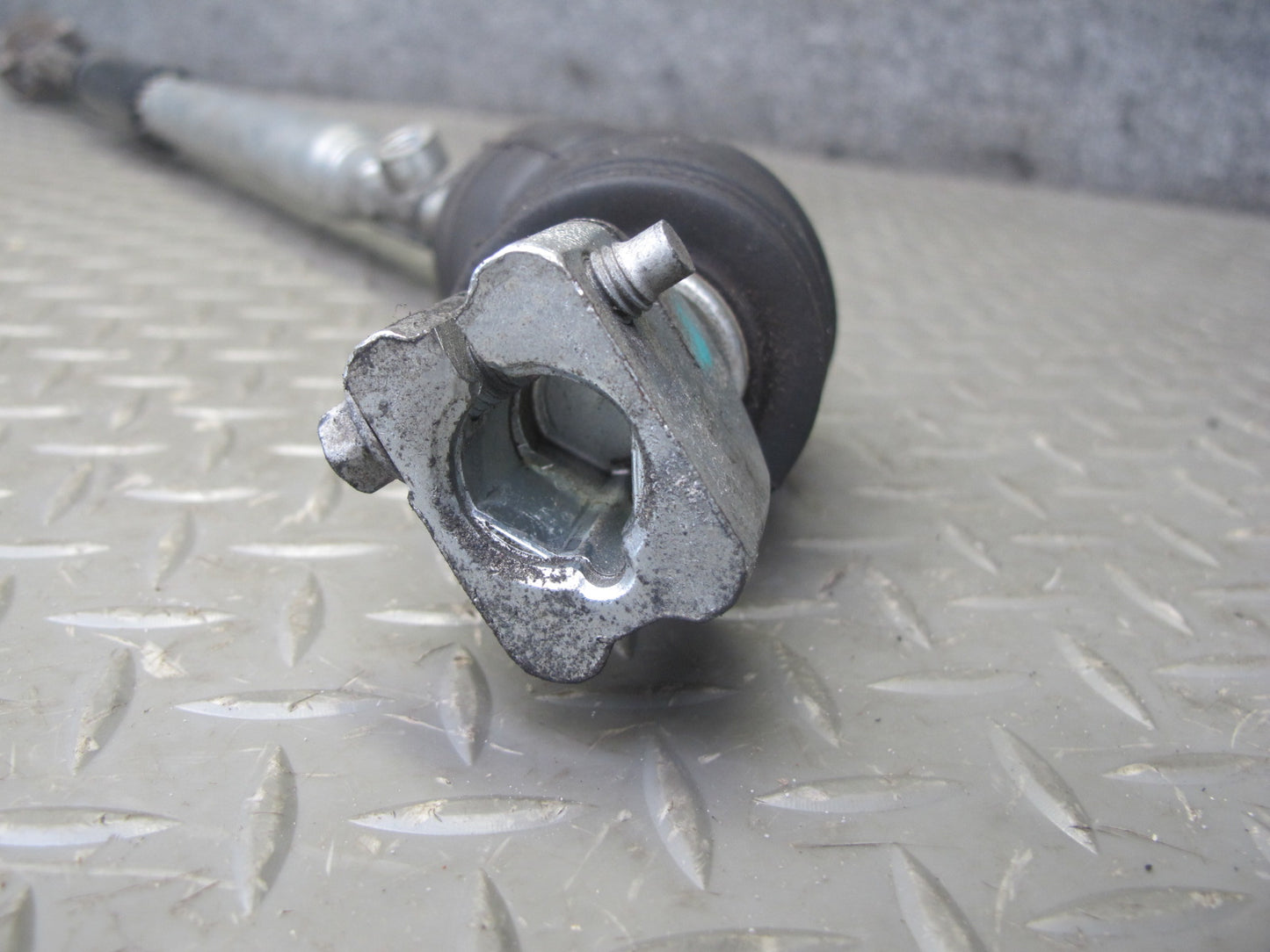 2013-2019 Land Range Rover L405 Steering Column U Joint Intermediate Shaft