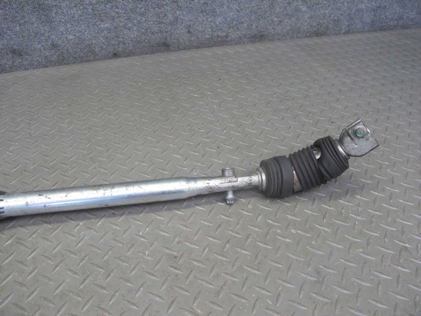 2013-2019 Land Range Rover L405 Steering Column U Joint Intermediate Shaft
