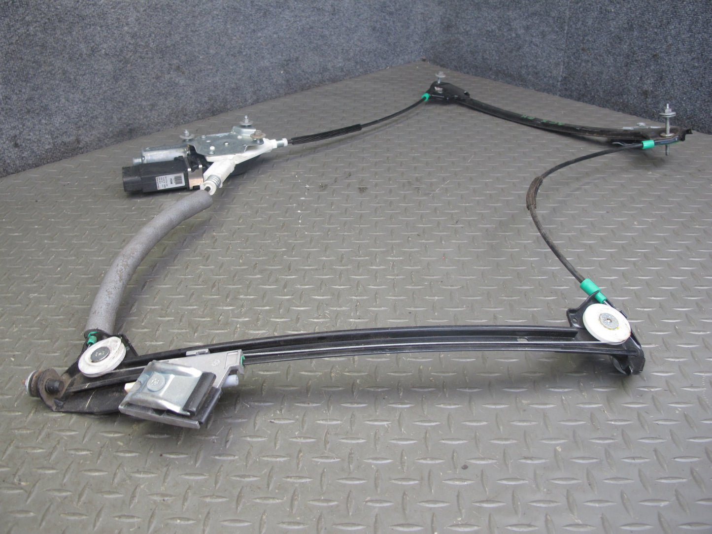 2004-2009 Cadillac XLR Front Right Passenger Side Window Regulator W/ Motor