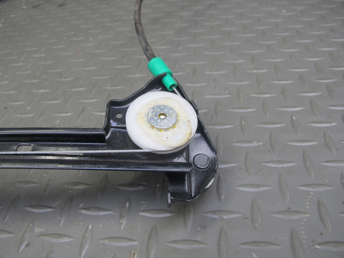 2004-2009 Cadillac XLR Front Right Passenger Side Window Regulator W/ Motor