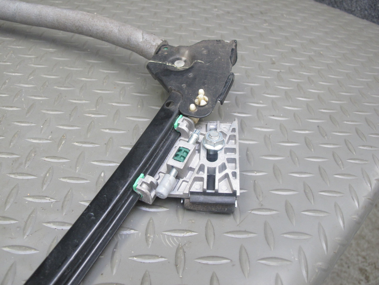 2004-2009 Cadillac XLR Front Right Passenger Side Window Regulator W/ Motor