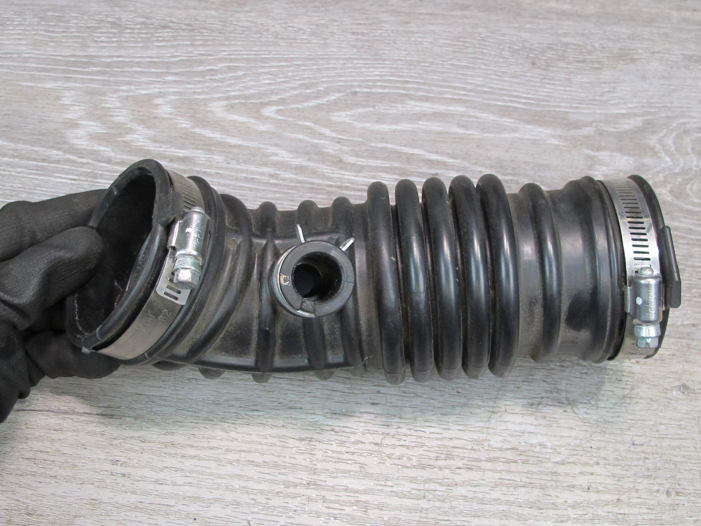 09-20 Nissan Z34 370Z VQ37VHR Right Air Intake Duct Hose Pipe OEM