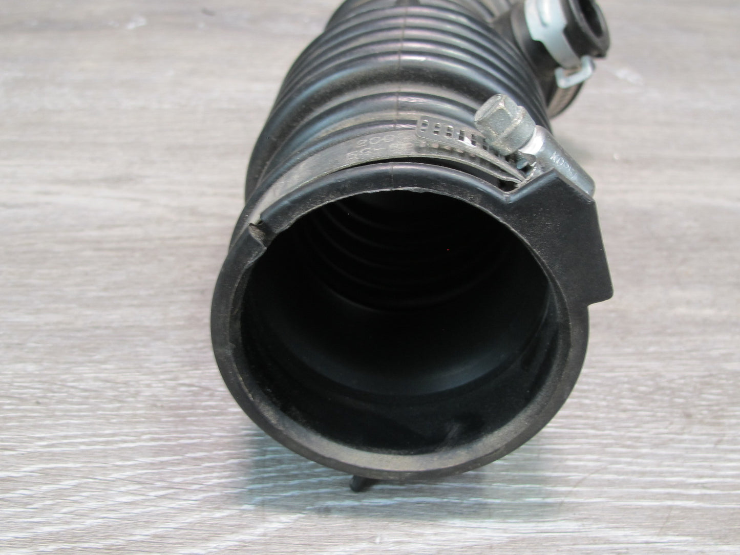 09-20 Nissan Z34 370Z VQ37VHR Right Air Intake Duct Hose Pipe OEM