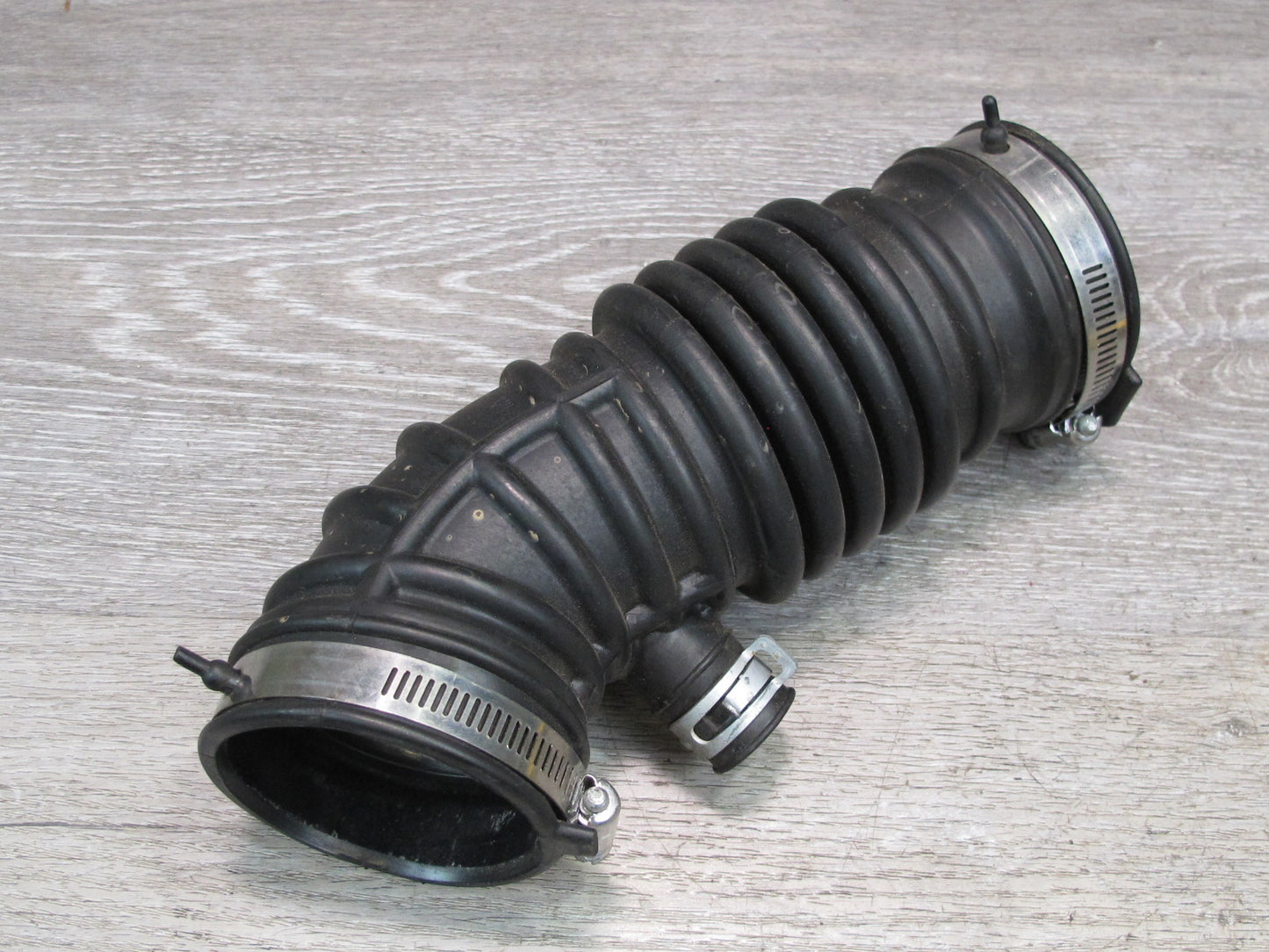 09-20 Nissan Z34 370Z VQ37VHR Right Air Intake Duct Hose Pipe OEM