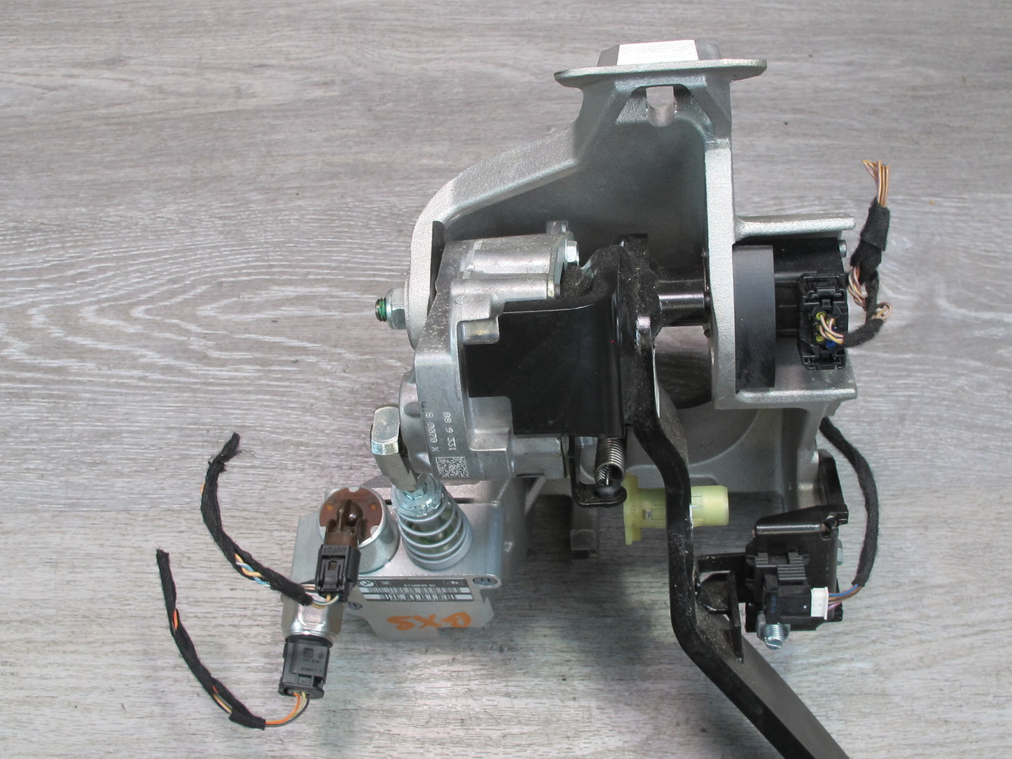 2010-2011 BMW E72 X6 Hybrid Brake Stop Pedal Assembly 6788839