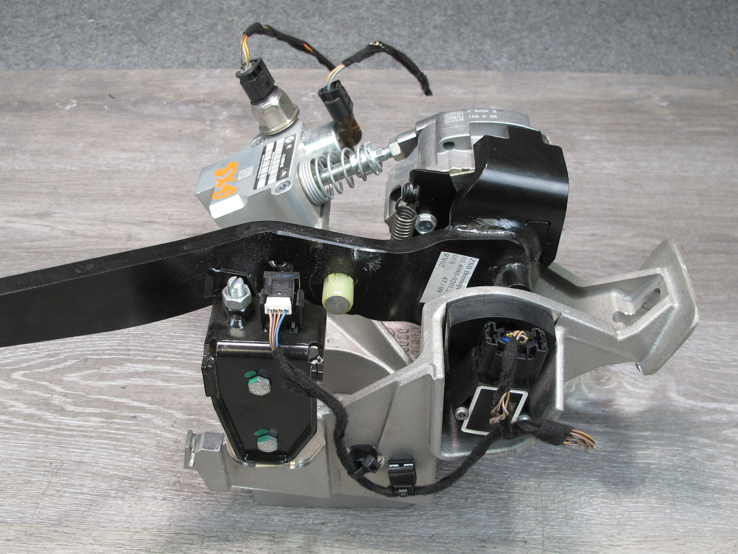 2010-2011 BMW E72 X6 Hybrid Brake Stop Pedal Assembly 6788839