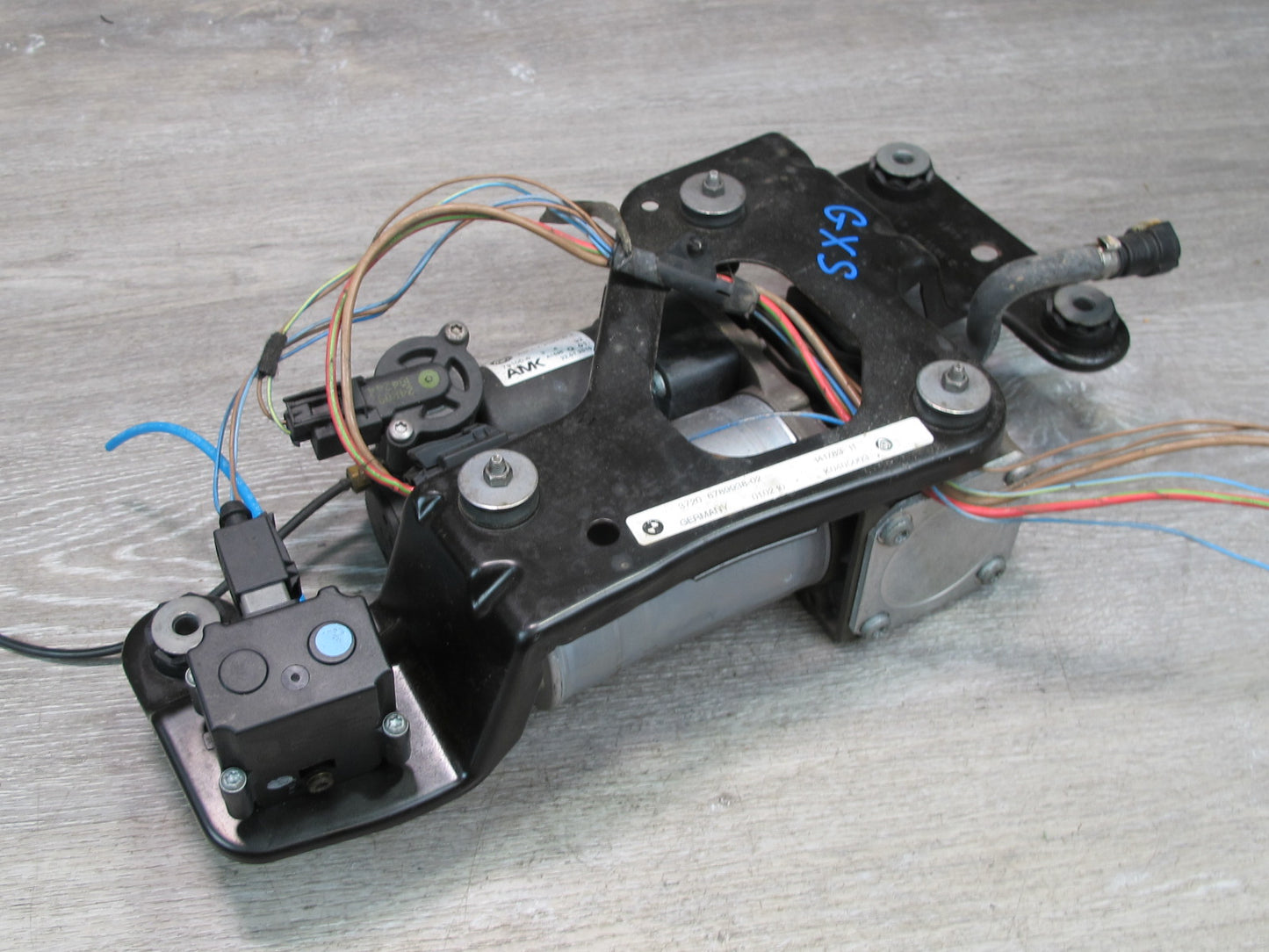 2008-2014 BMW E71 E72 X6 Air Suspension Compressor Pump 6789938