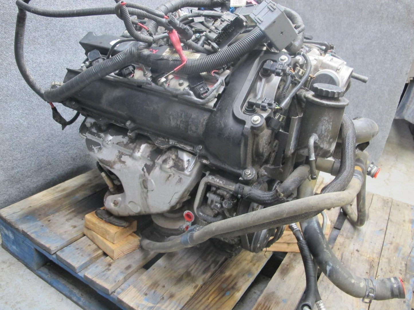 2006 Cadillac XLR 4.6L V8 LH2 RWD VIN A 8TH Digit Complete Engine Motor 127K