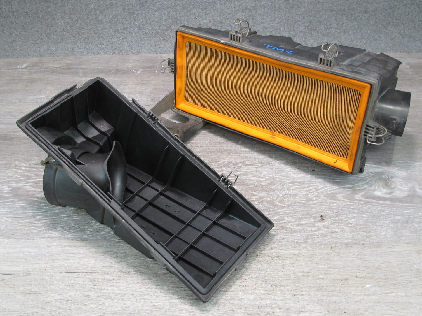 94-99 Mercedes W140 S320 Air Intake Cleaner Filter Box Assembly OEM