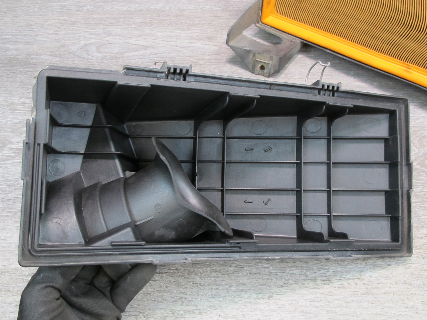 94-99 Mercedes W140 S320 Air Intake Cleaner Filter Box Assembly OEM