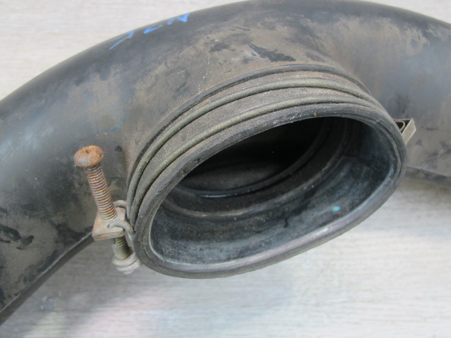 90-96 Nissan Z32 300ZX VG30DE NA Center Air Intake Y Pipe Hose OEM