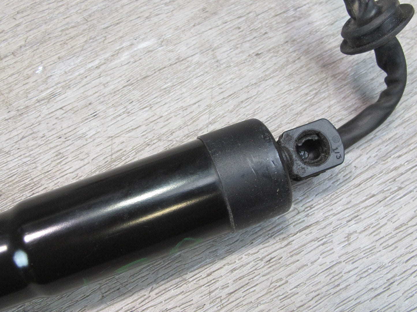 2013-2022 Land Range Rover L405 Rear Trunk Shock Cylinder Set of 2
