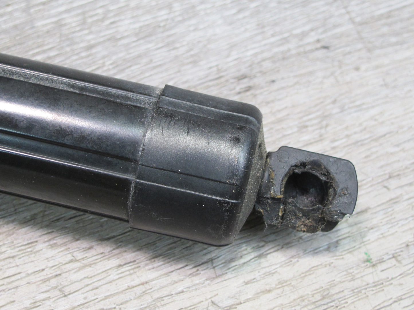 2013-2022 Land Range Rover L405 Rear Trunk Shock Cylinder Set of 2