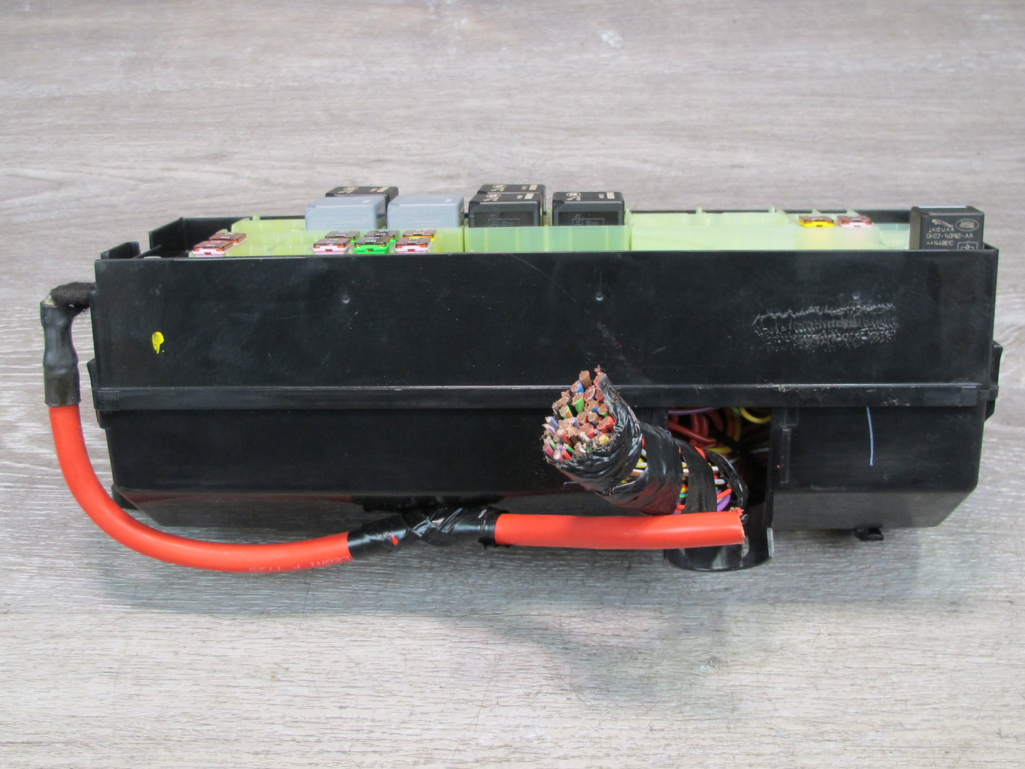 2013-2017 Land Range Rover L405 5.0L Supercharged Rear Trunk Fuse Relay Box