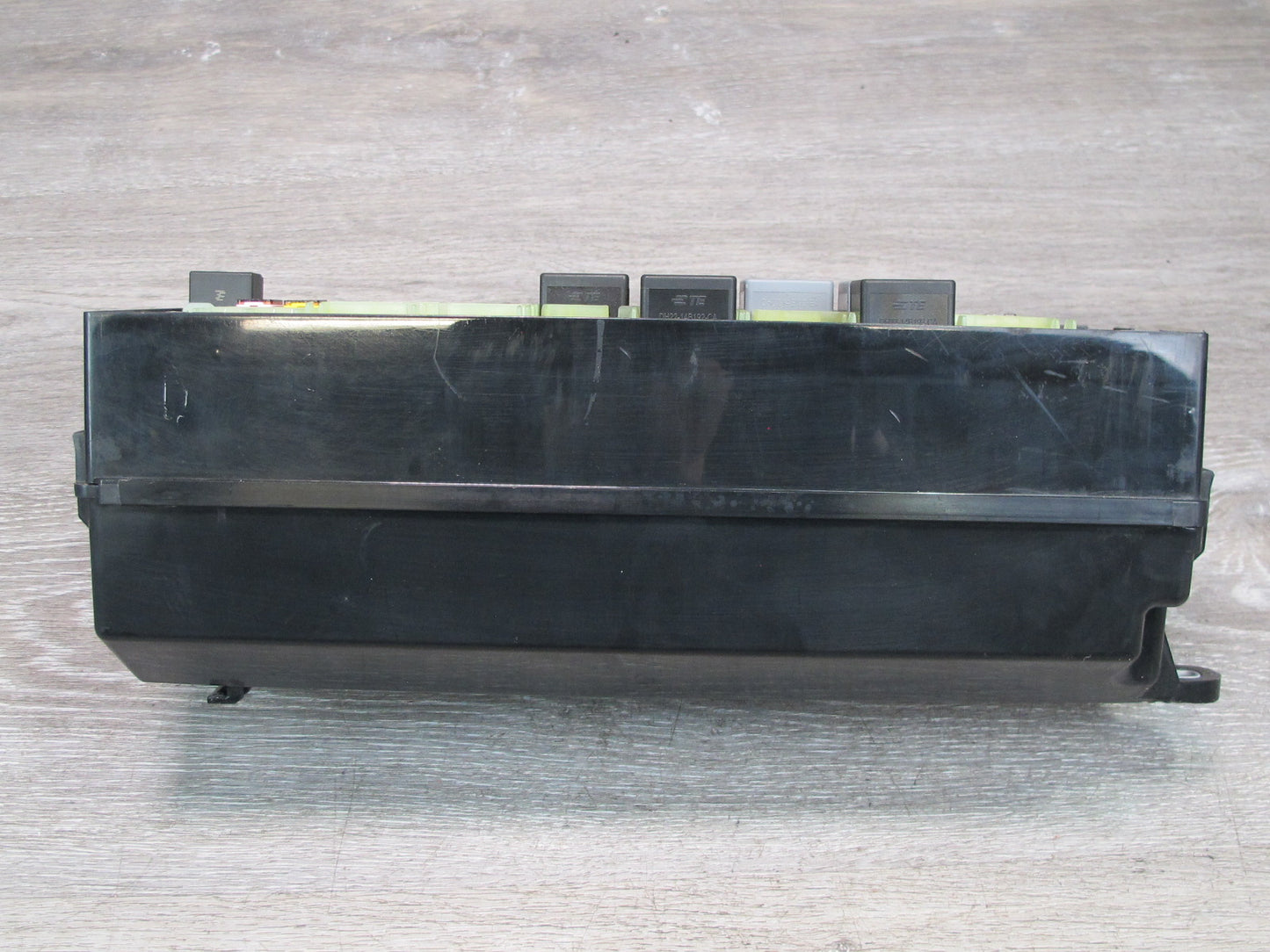 2013-2017 Land Range Rover L405 5.0L Supercharged Rear Trunk Fuse Relay Box