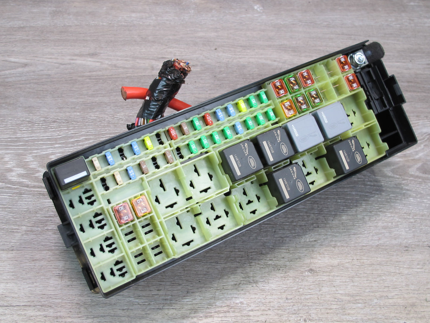 2013-2017 Land Range Rover L405 5.0L Supercharged Rear Trunk Fuse Relay Box