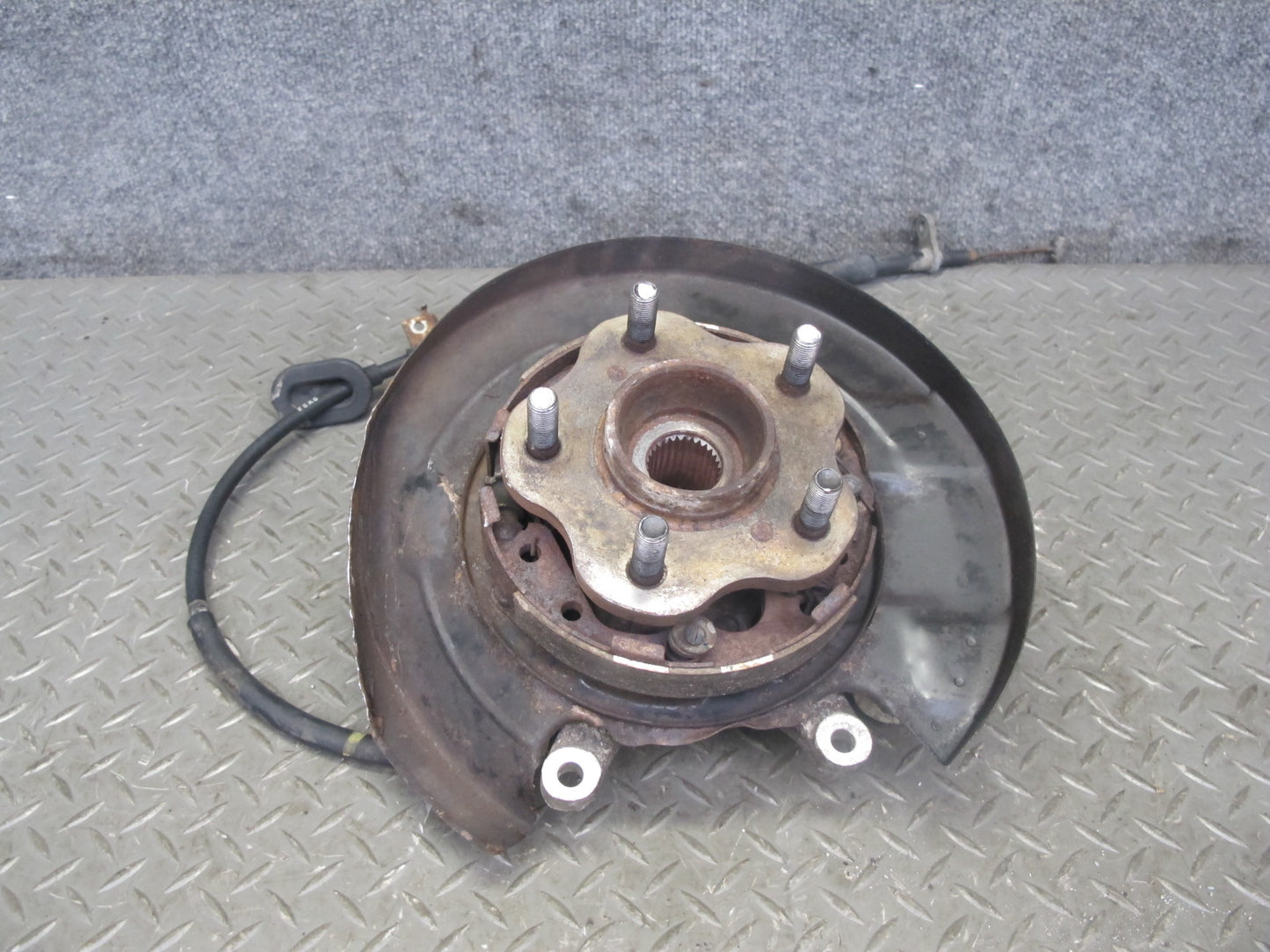 91-96 Nissan Z32 300ZX NON Turbo Rear Right Spindle Knuckle Wheel Hub OEM