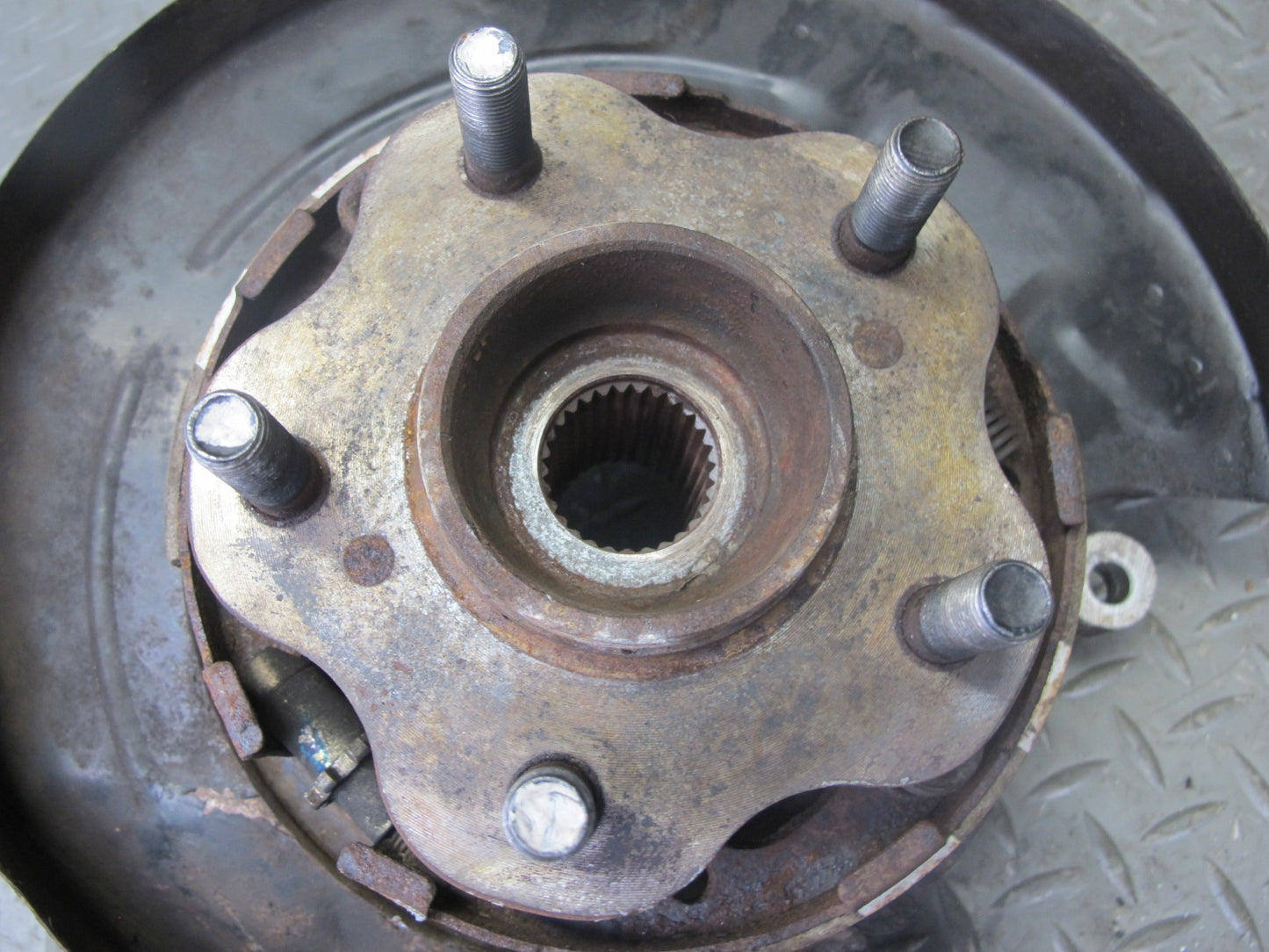 91-96 Nissan Z32 300ZX NON Turbo Rear Right Spindle Knuckle Wheel Hub OEM