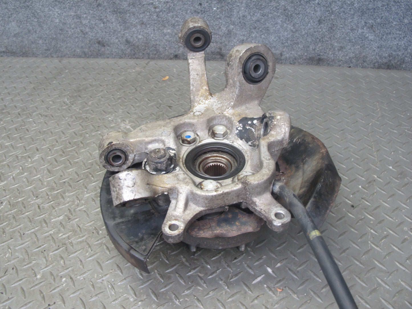 91-96 Nissan Z32 300ZX NON Turbo Rear Right Spindle Knuckle Wheel Hub OEM