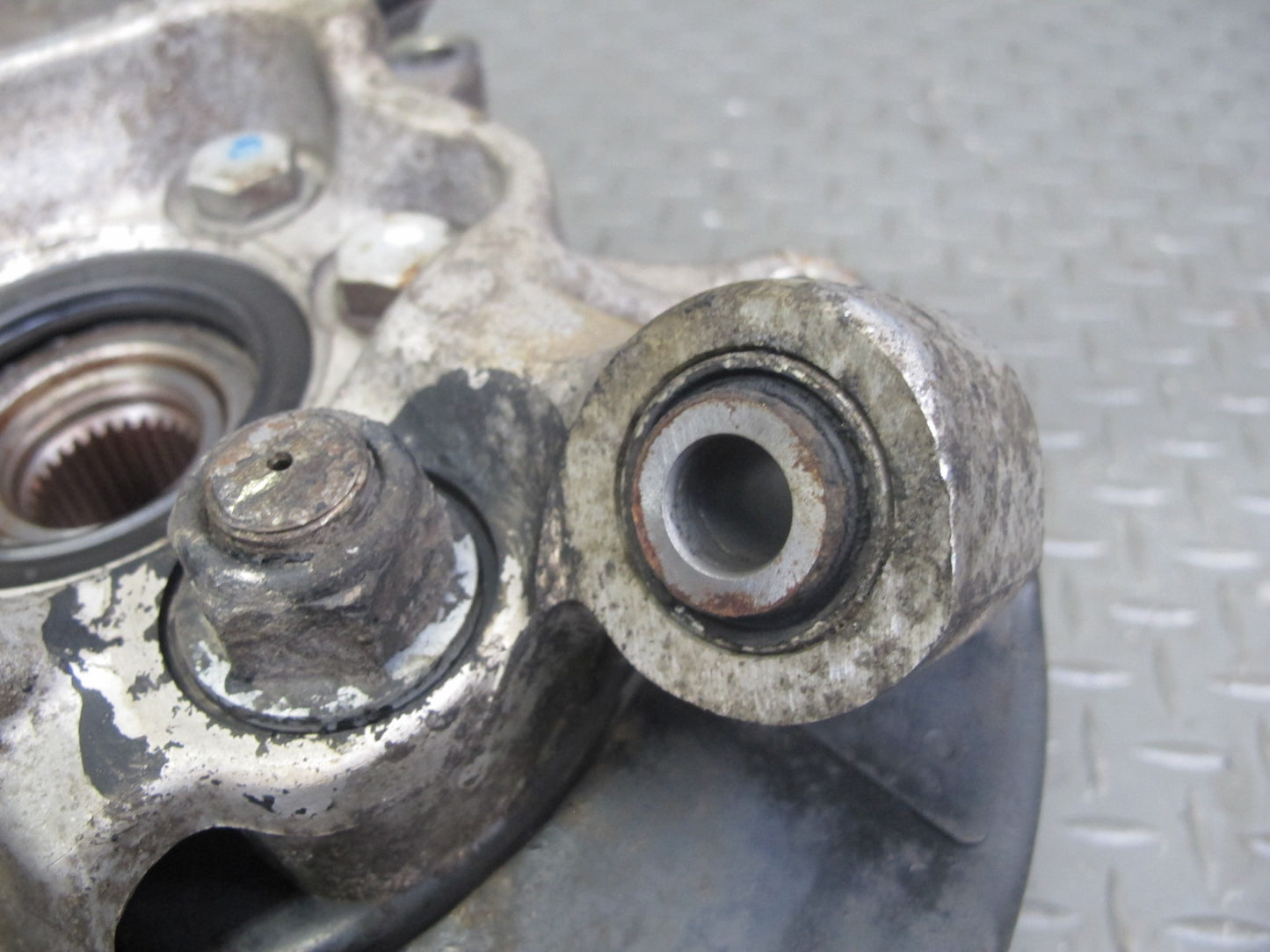91-96 Nissan Z32 300ZX NON Turbo Rear Right Spindle Knuckle Wheel Hub OEM