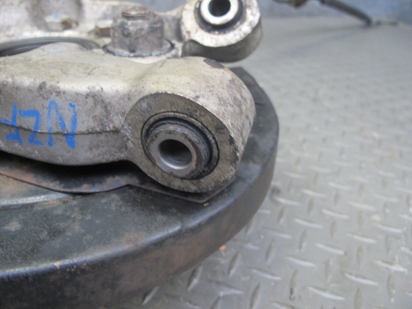 91-96 Nissan Z32 300ZX NON Turbo Rear Right Spindle Knuckle Wheel Hub OEM
