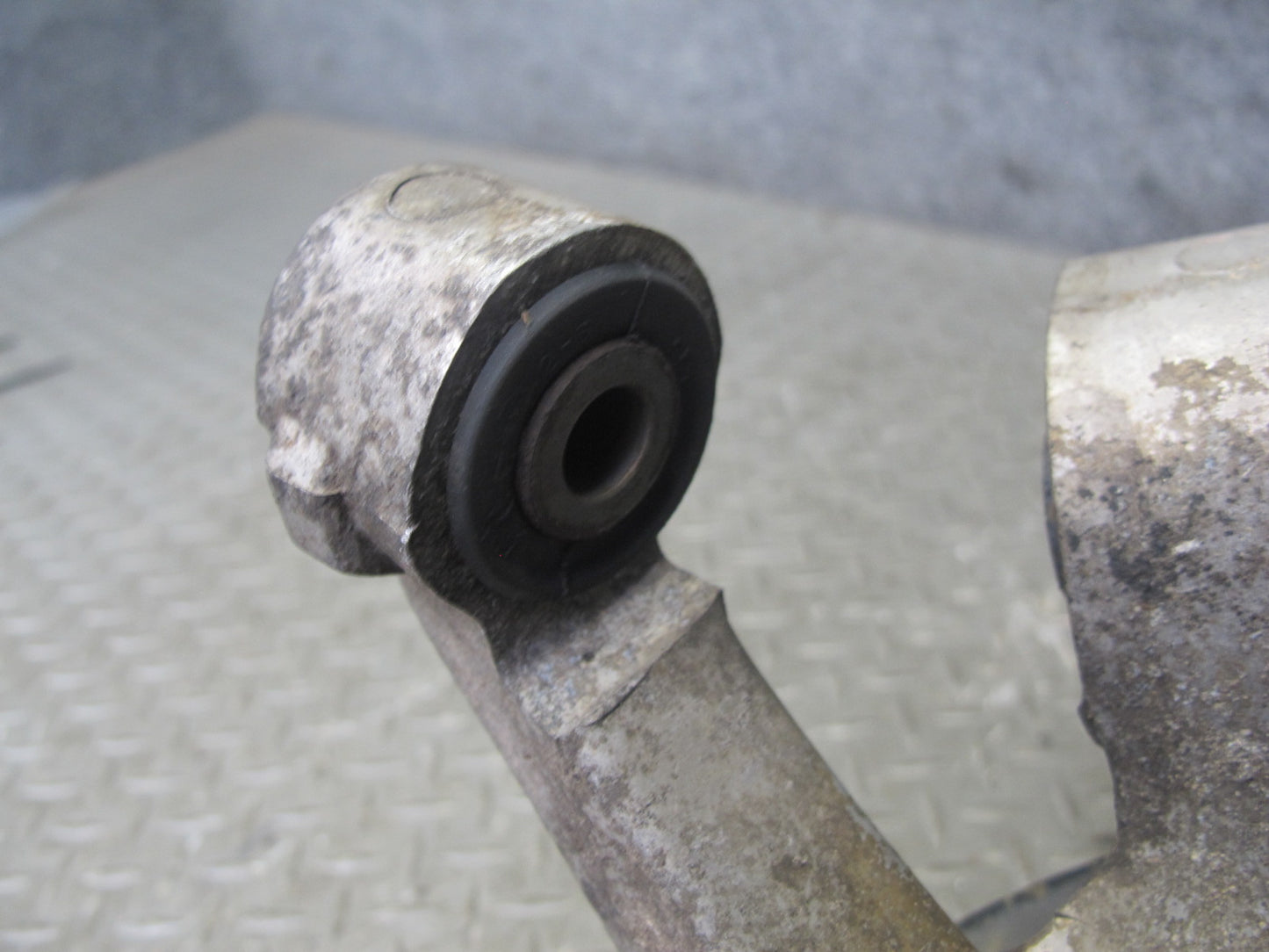 91-96 Nissan Z32 300ZX NON Turbo Rear Right Spindle Knuckle Wheel Hub OEM