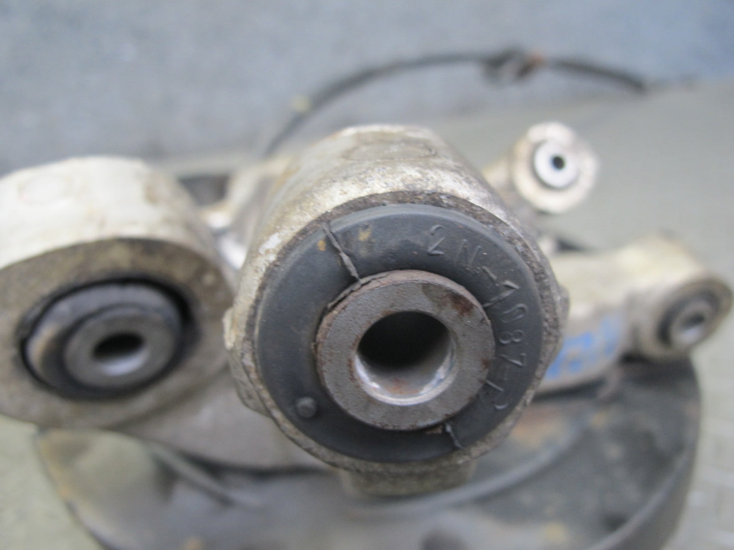91-96 Nissan Z32 300ZX NON Turbo Rear Right Spindle Knuckle Wheel Hub OEM