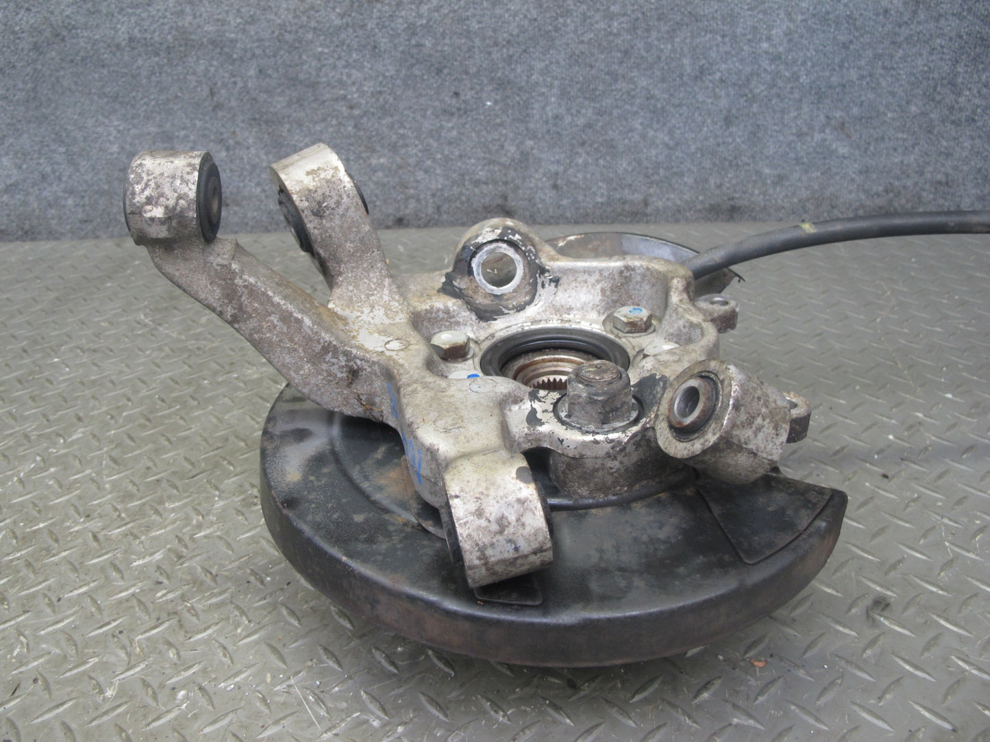 91-96 Nissan Z32 300ZX NON Turbo Rear Right Spindle Knuckle Wheel Hub OEM