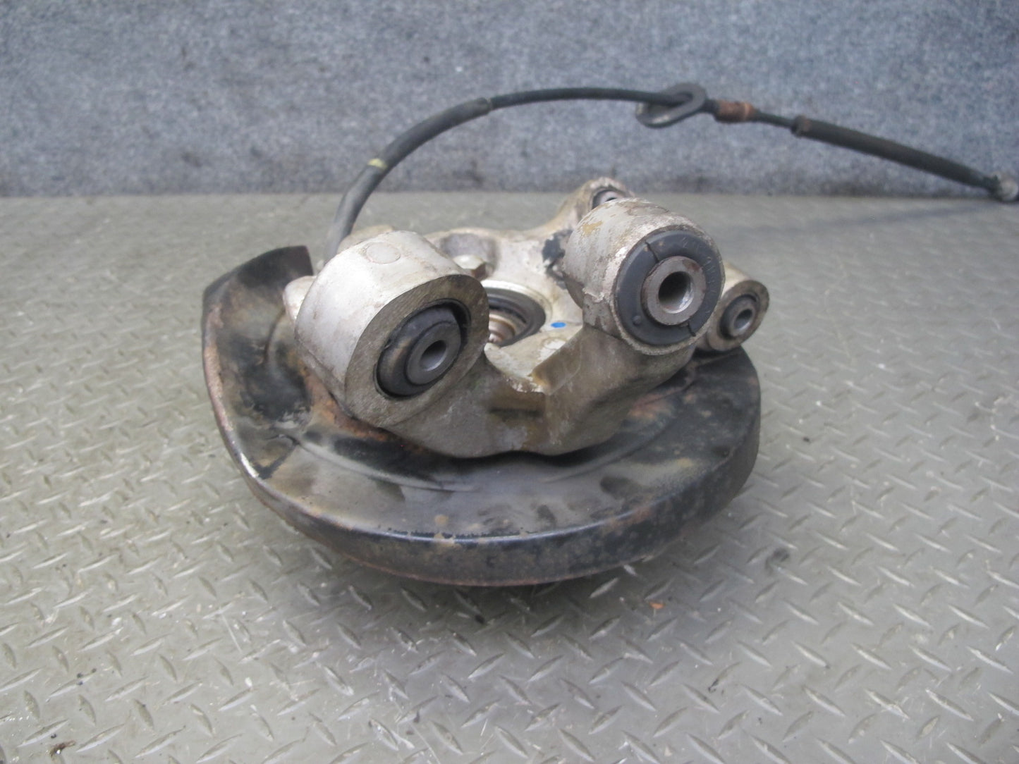 91-96 Nissan Z32 300ZX NON Turbo Rear Right Spindle Knuckle Wheel Hub OEM