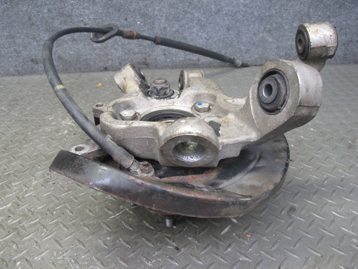 91-96 Nissan Z32 300ZX NON Turbo Rear Right Spindle Knuckle Wheel Hub OEM