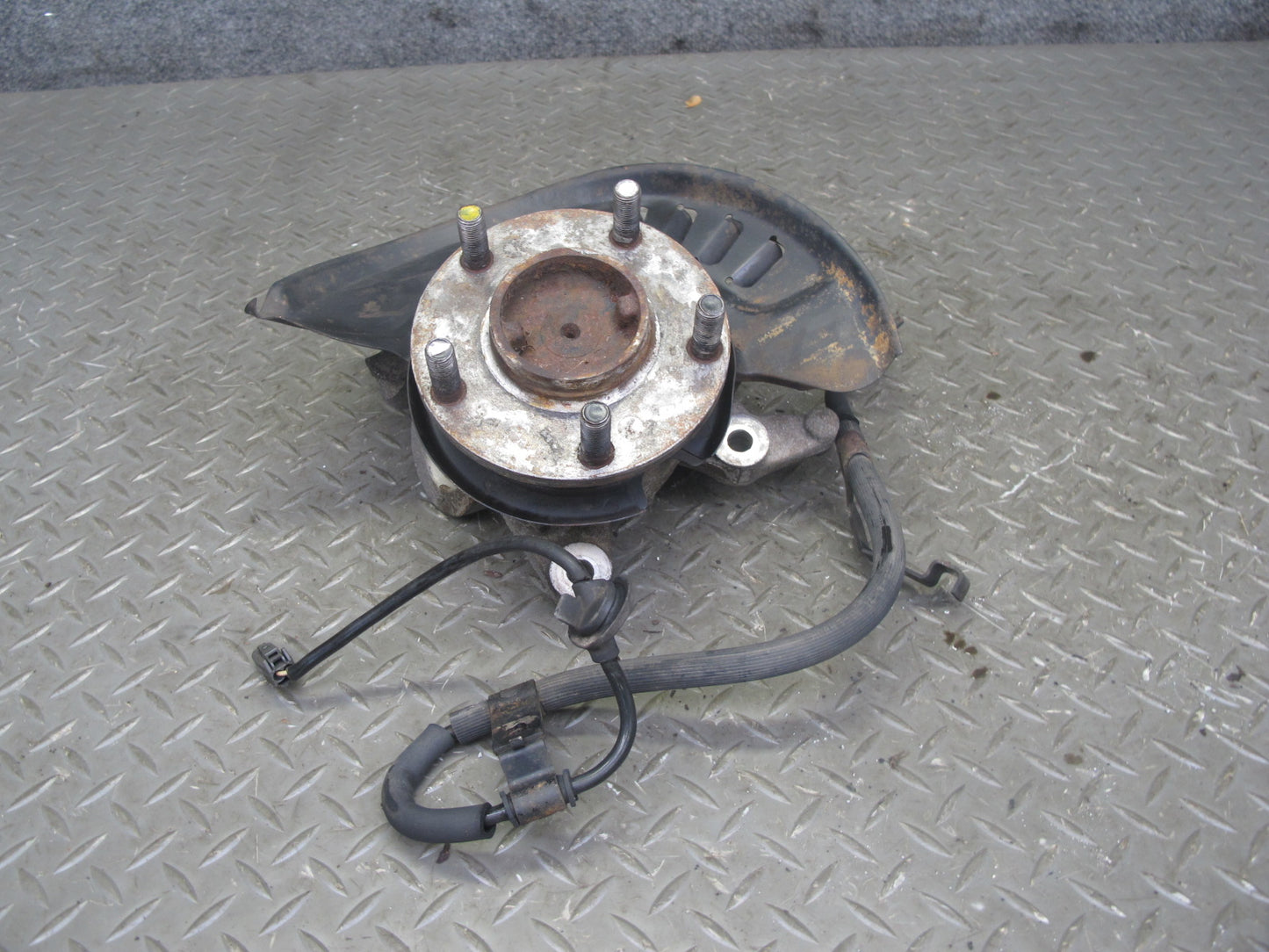92-96 Nissan Z32 300ZX NON Turbo Front Right Spindle Knuckle Wheel Hub OEM