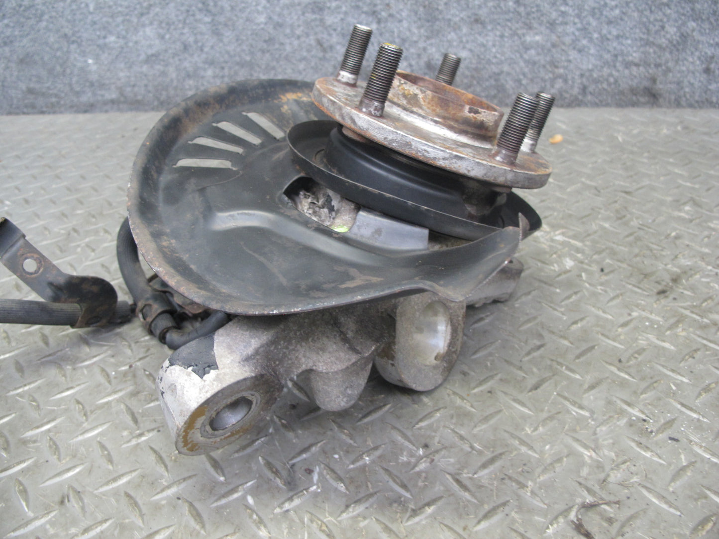 92-96 Nissan Z32 300ZX NON Turbo Front Right Spindle Knuckle Wheel Hub OEM