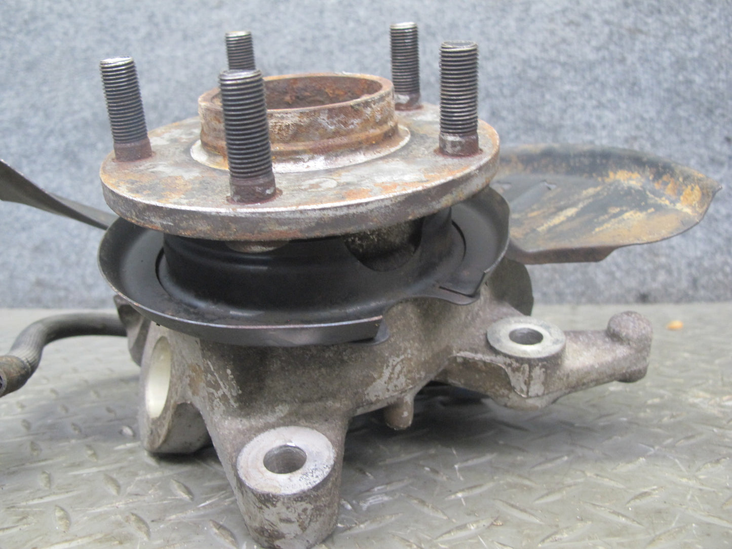 92-96 Nissan Z32 300ZX NON Turbo Front Right Spindle Knuckle Wheel Hub OEM