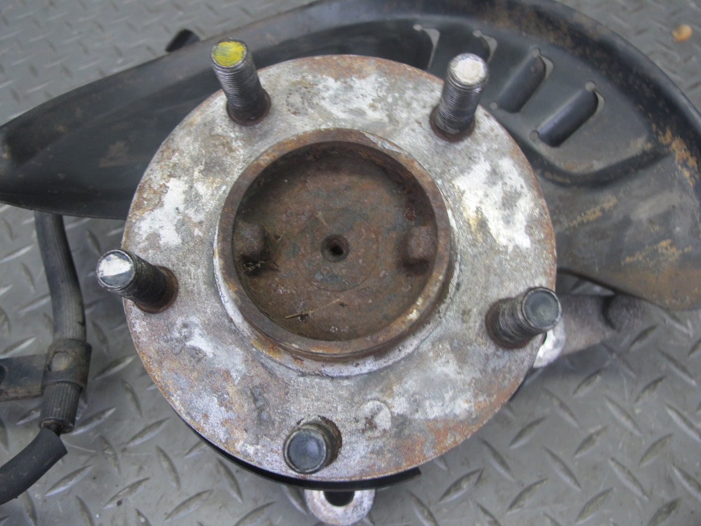 92-96 Nissan Z32 300ZX NON Turbo Front Right Spindle Knuckle Wheel Hub OEM
