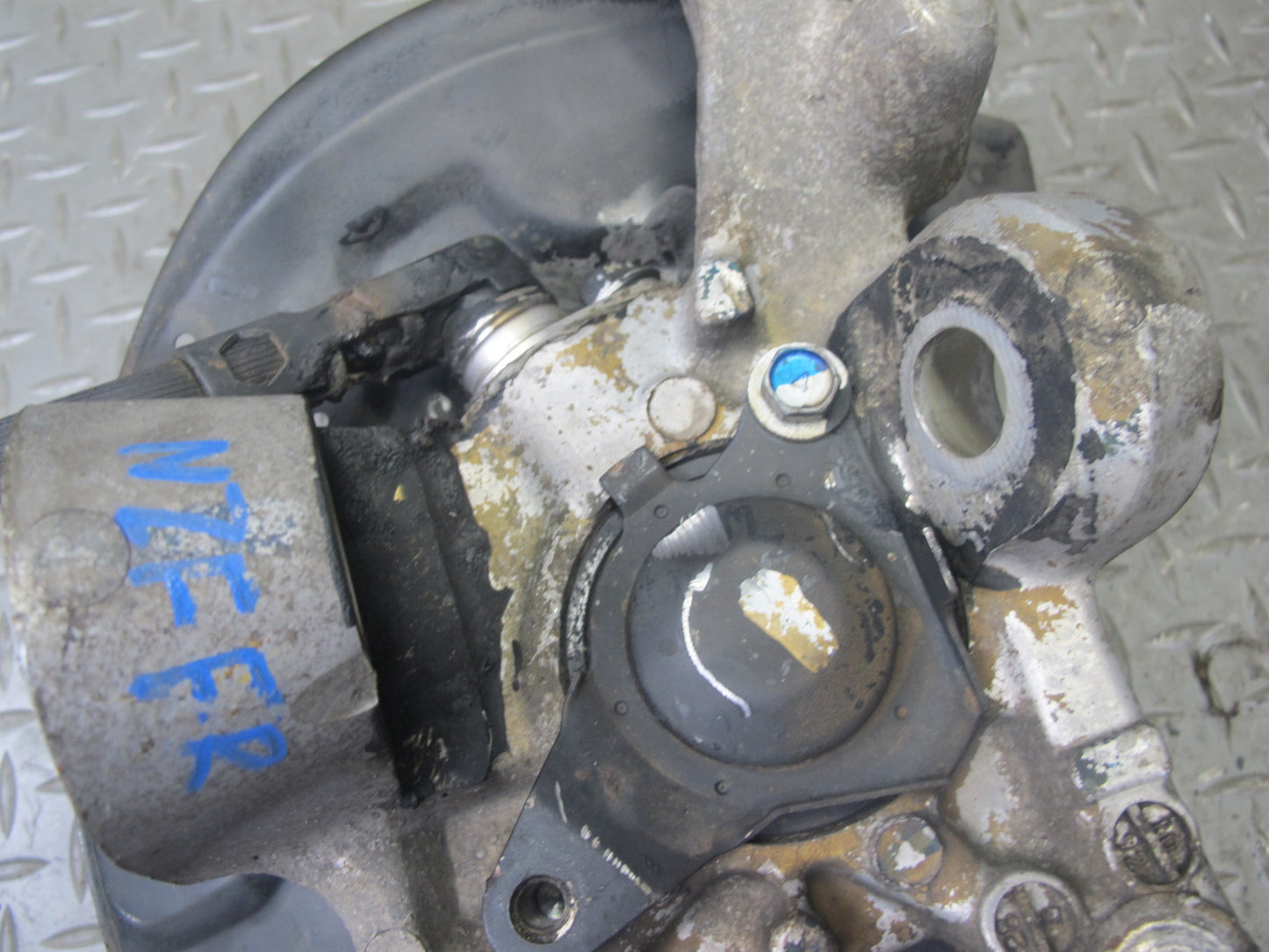 92-96 Nissan Z32 300ZX NON Turbo Front Right Spindle Knuckle Wheel Hub OEM