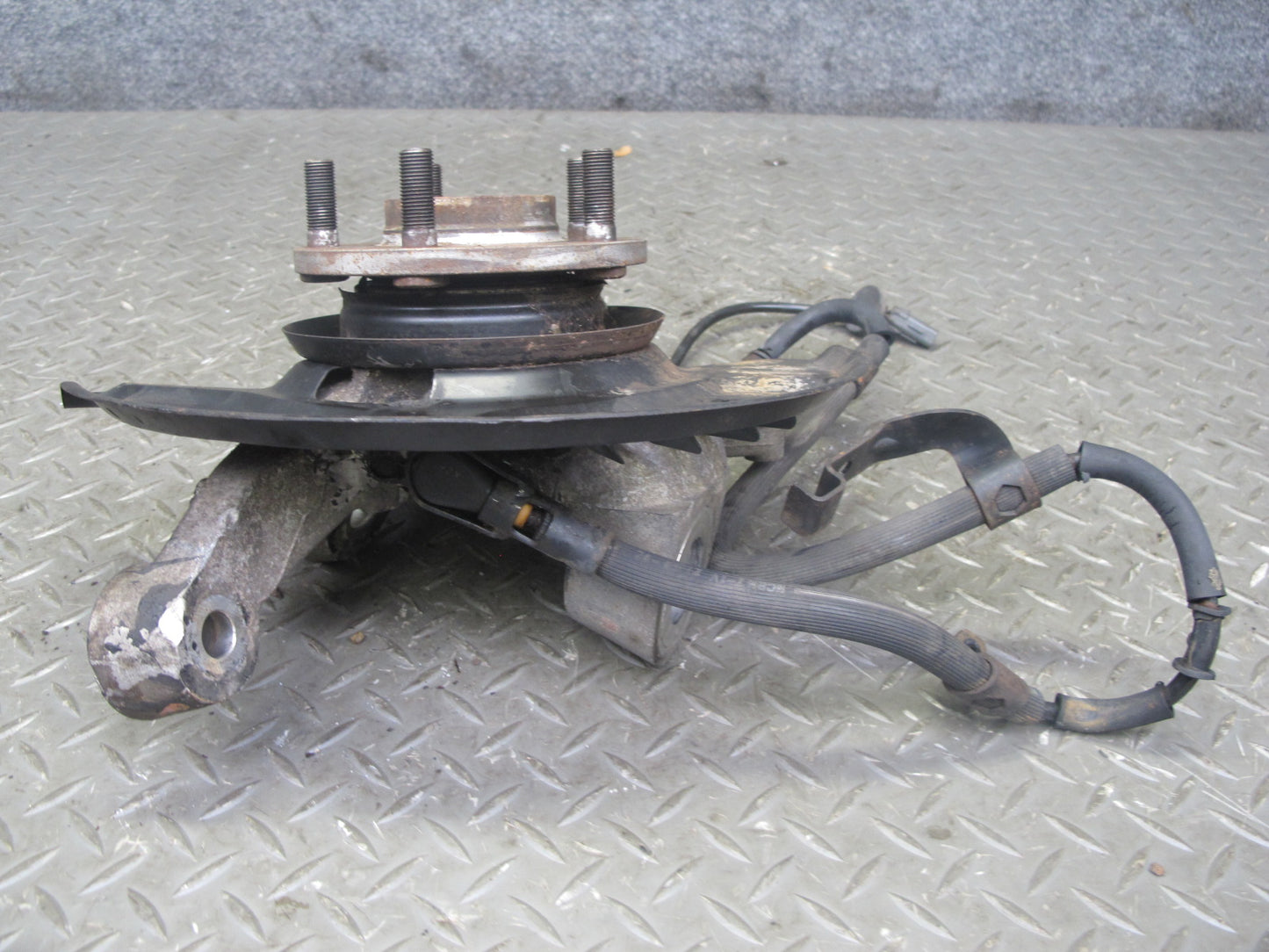 92-96 Nissan Z32 300ZX NON Turbo Front Left Spindle Knuckle Wheel Hub OEM