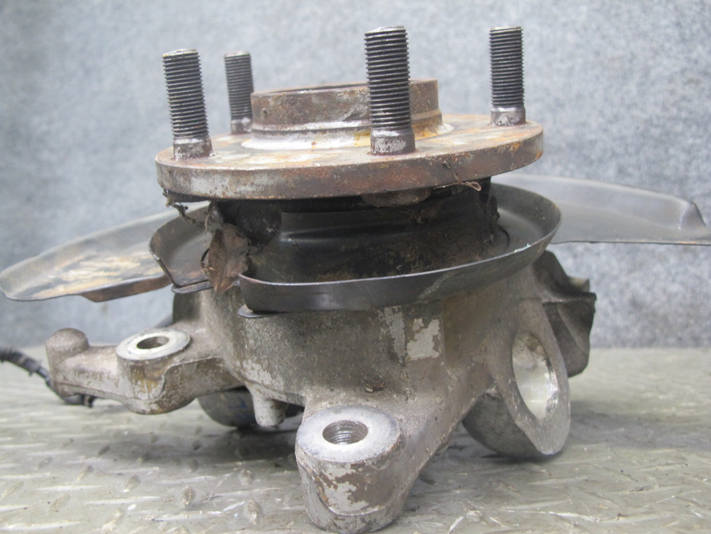 92-96 Nissan Z32 300ZX NON Turbo Front Left Spindle Knuckle Wheel Hub OEM