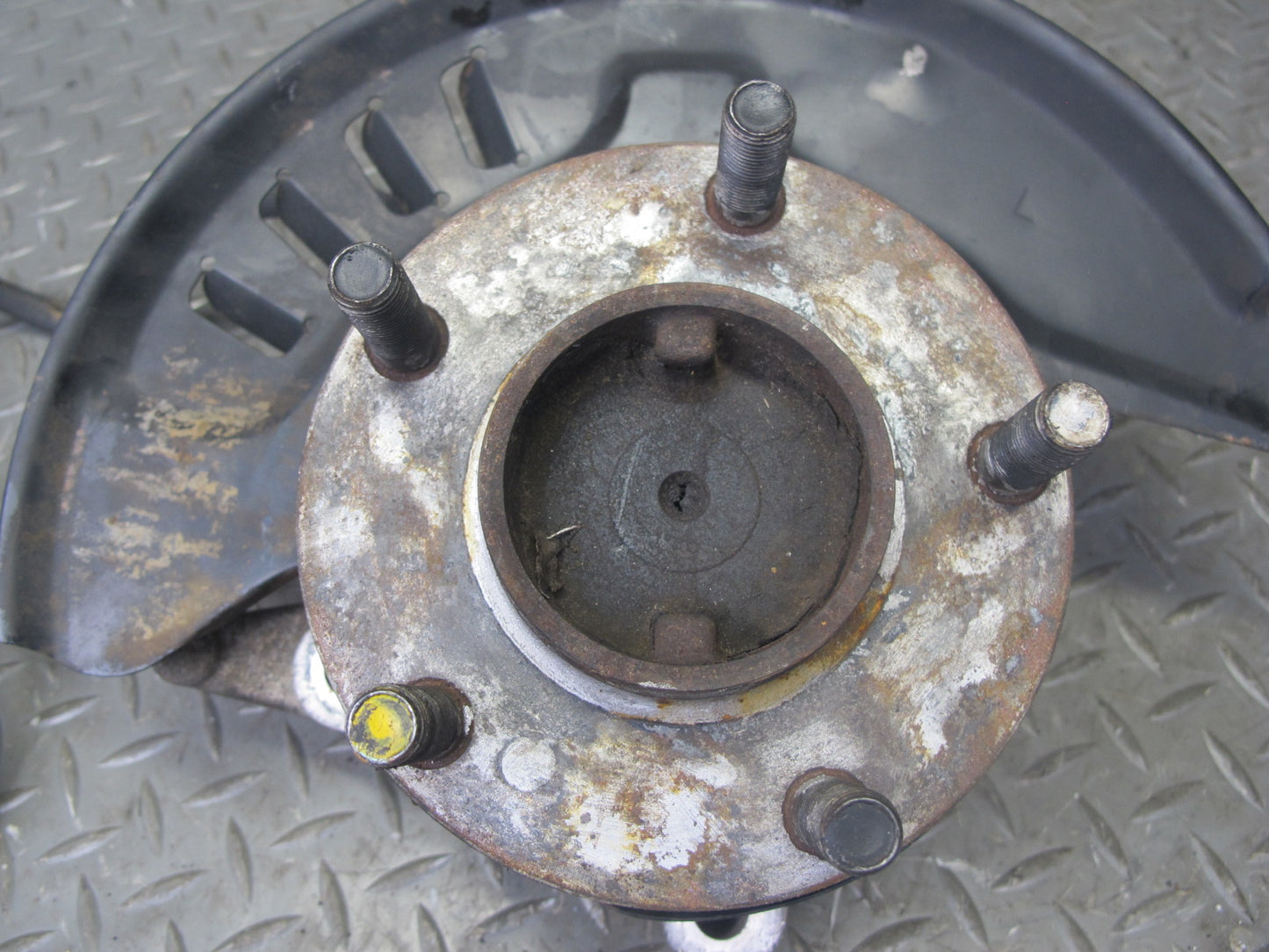 92-96 Nissan Z32 300ZX NON Turbo Front Left Spindle Knuckle Wheel Hub OEM
