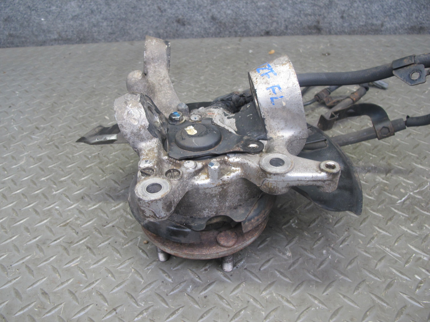 92-96 Nissan Z32 300ZX NON Turbo Front Left Spindle Knuckle Wheel Hub OEM