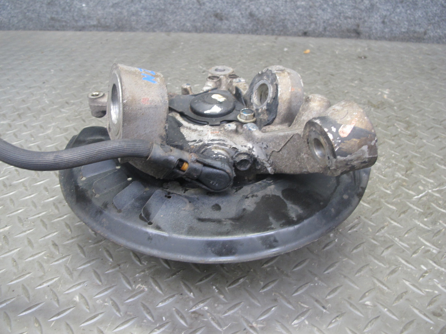 92-96 Nissan Z32 300ZX NON Turbo Front Left Spindle Knuckle Wheel Hub OEM